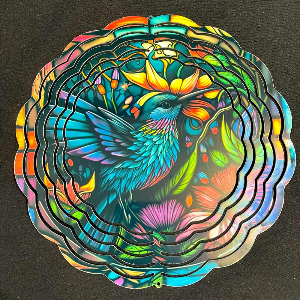 Beautiful Hummingbird Wind Spinner - NEW